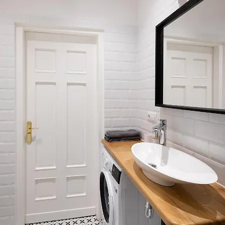 Brivibas House Design In City Center 3*