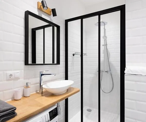 Ξενοδοχείο με διαμερίσματα Brivibas House Design In City Center