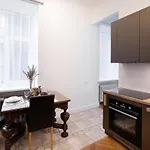 아파트호텔 Brivibas House Design In City Center 3*