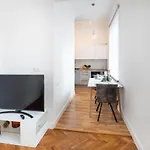 아파트호텔 Brivibas House Design In City Center 3*