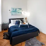Brivibas House Design In City Center 3* 리가