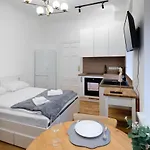 Brivibas House Design In City Center 리가