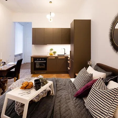 아파트호텔 Brivibas House Design In City Center 3*